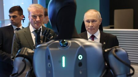 Putin calls dancing Russian robot ‘very beautiful’ in awkward AI conference moment Putin calls dancing Russian robot ‘very beautiful’ in awkward AI conference moment