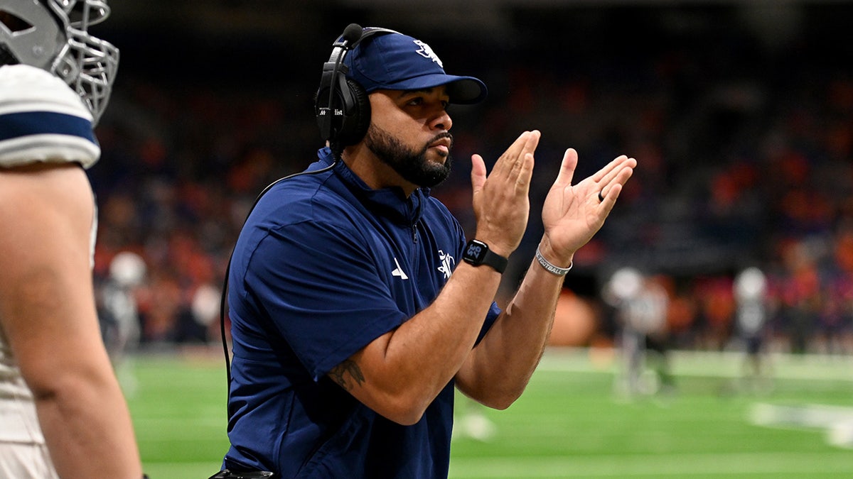 Johnathan Wilson gives encouragment