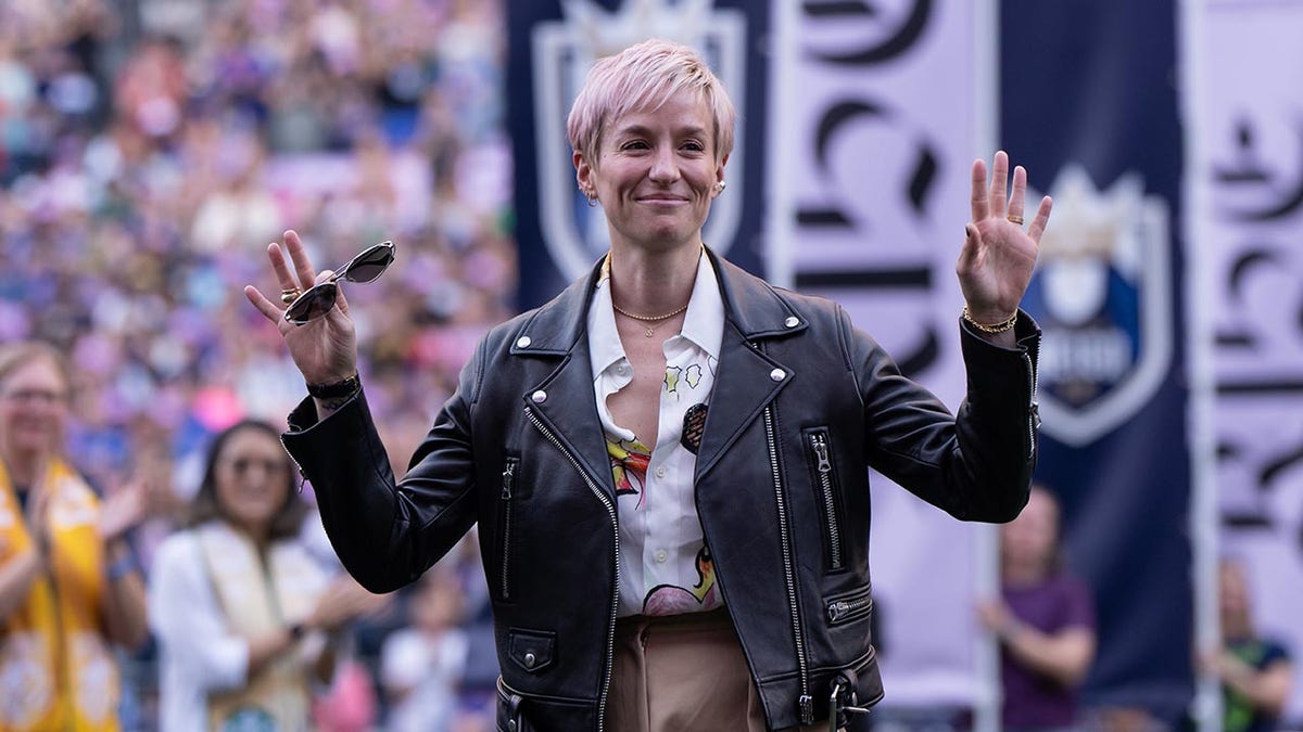 Megan Rapinoe has her jersey retired