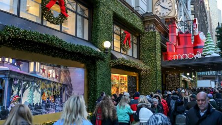 Tourist stabbed multiple times at NYC’s iconic Macy’s during holiday shopping rush Tourist stabbed multiple times at NYC’s iconic Macy’s during holiday shopping rush