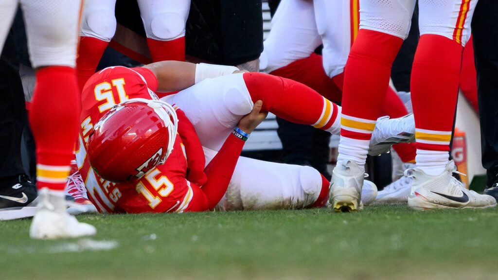 Patrick Mahomes suffers torn ACL, Chiefs star’s season is over: reports Patrick Mahomes suffers torn ACL, Chiefs star’s season is over: reports