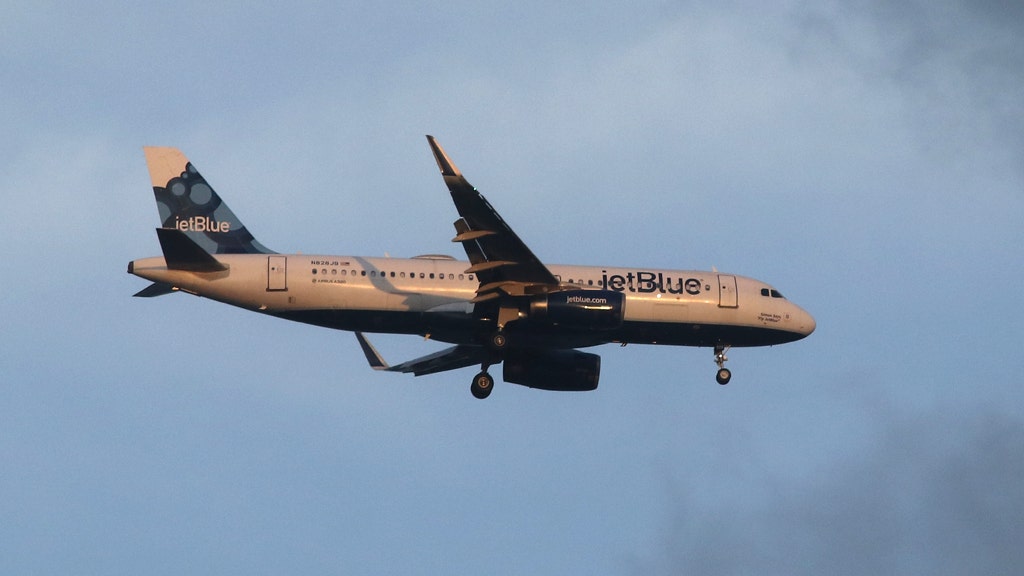 JetBlue pilot calls Air Force near-miss ‘outrageous’ after tanker crosses flight path JetBlue pilot calls Air Force near-miss ‘outrageous’ after tanker crosses flight path