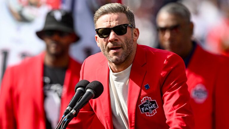 Ex-Patriots star condemns Brown University shooting, Australia terror attack: ‘Hate is a disease’ Ex-Patriots star condemns Brown University shooting, Australia terror attack: ‘Hate is a disease’