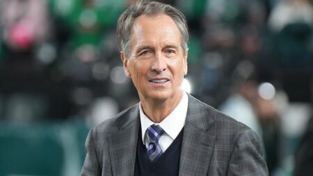 Cris Collinsworth faces scrutiny for mentions of Cowboys player’s suicide Cris Collinsworth faces scrutiny for mentions of Cowboys player’s suicide