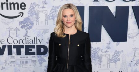 Trend Alert! Reese Witherspoon’s 8 Red Bag Is a Rich Mom Winter Staple — The Look Trend Alert! Reese Witherspoon’s 8 Red Bag Is a Rich Mom Winter Staple — The Look