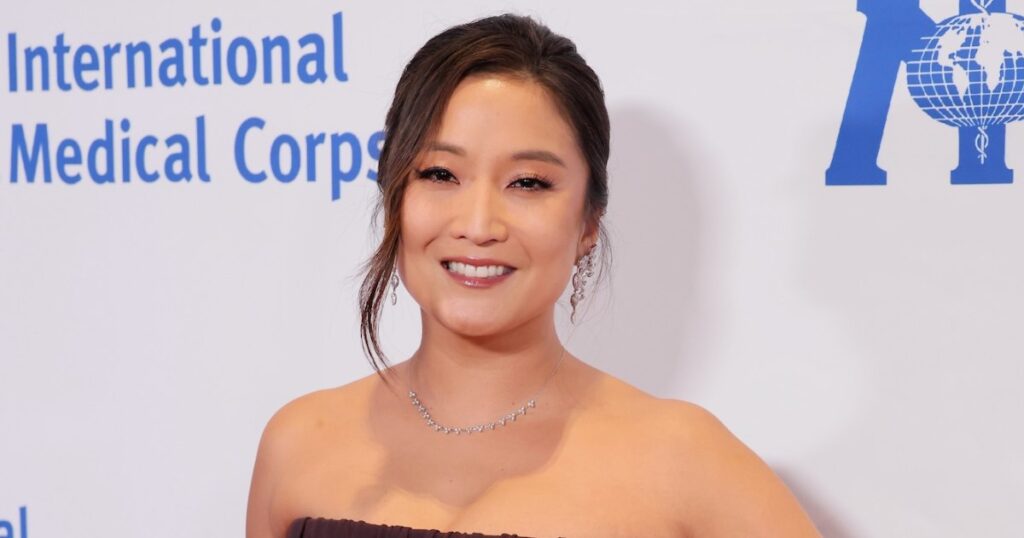 ‘Emily in Paris’ Star Ashley Park Narrowly Averts a Major Wardrobe Malfunction on ‘The Drew Barrymore Show’ ‘Emily in Paris’ Star Ashley Park Narrowly Averts a Major Wardrobe Malfunction on ‘The Drew Barrymore Show’