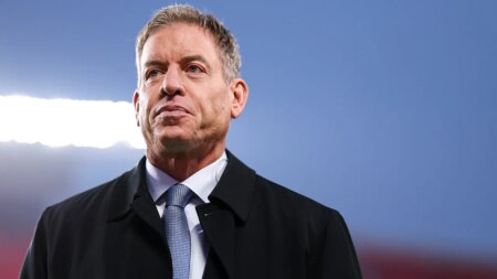 Super Bowl champion Troy Aikman rails against referees over taunting penalty in Dolphins–Steelers game Super Bowl champion Troy Aikman rails against referees over taunting penalty in Dolphins–Steelers game