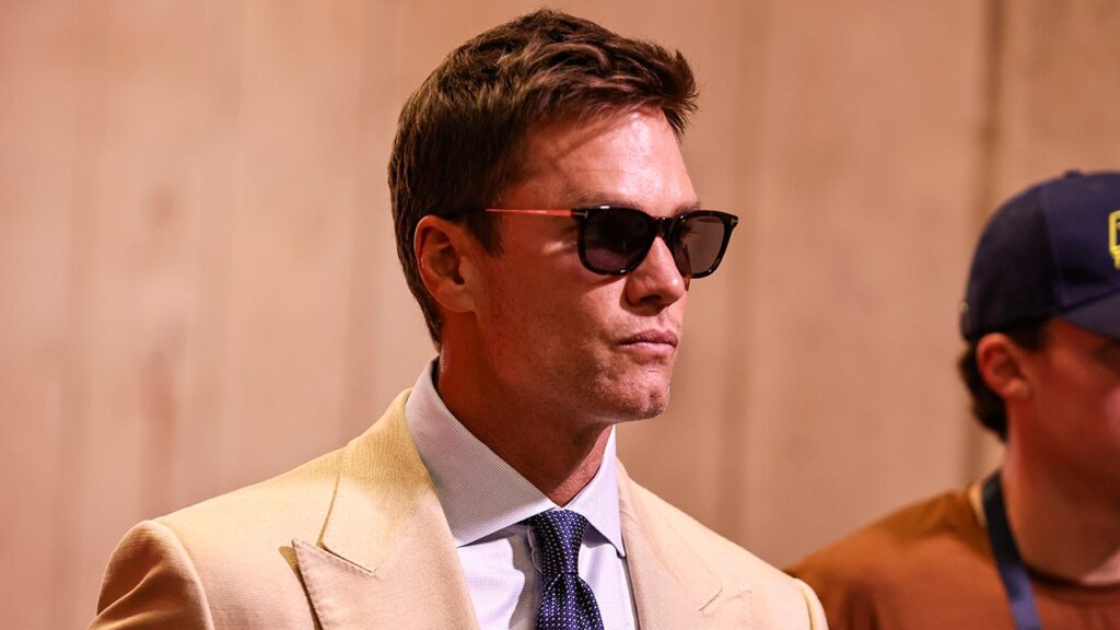 Tom Brady refuses to pick sides as Patriots return to Super Bowl: ‘Don’t have a dog in the fight’