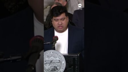 Minneapolis city council member calls for arrest of ICE officer involved in shooting of Renee Good