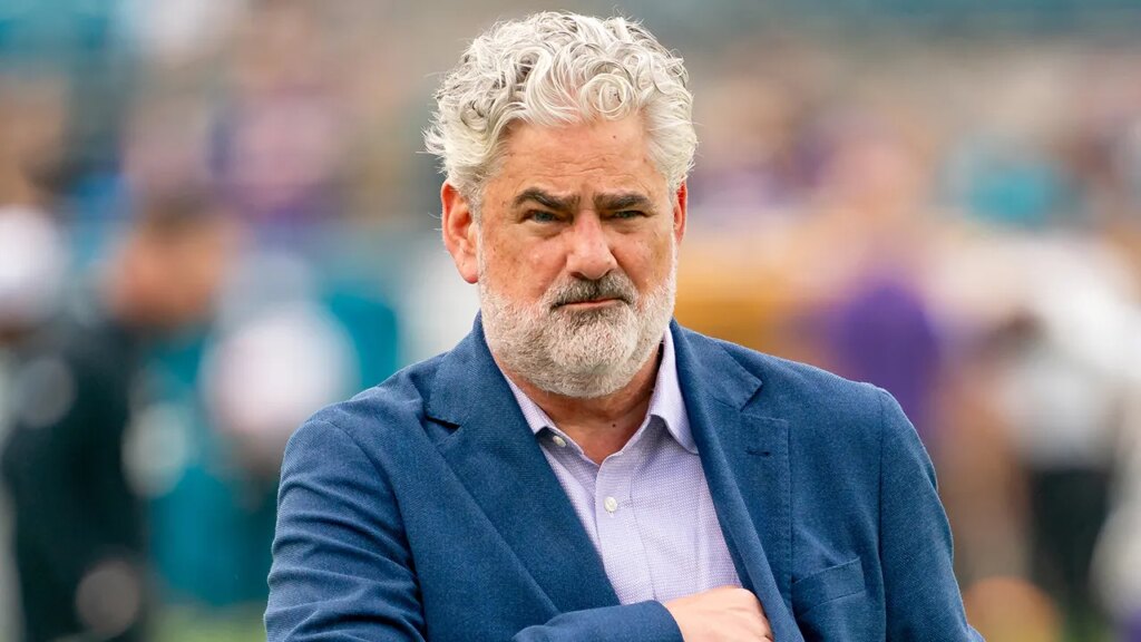 Vikings announcer steps away from radio show after comments about ‘paid protesters’ Vikings announcer steps away from radio show after comments about ‘paid protesters’