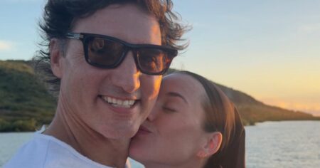 Katy Perry Snuggles Up to Justin Trudeau and Includes Ex Orlando Bloom in New Holiday Photo Dump