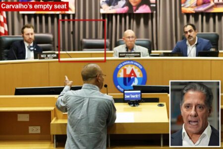Furious parents demand LAUSD chief Alberto Carvalho resign after FBI raided LA and Miami homes