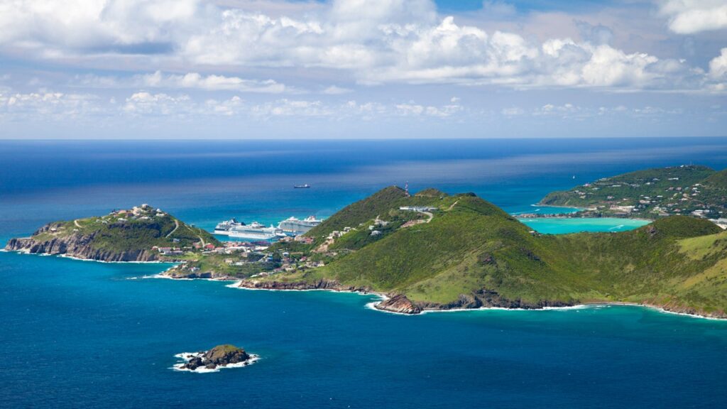 Vacation destination scammers rake in big bucks charging tourists for free travel forms