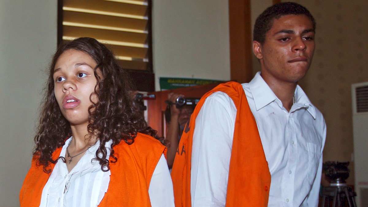 Heather Mack, left, and her boyfriend Tommy Schaefer in court