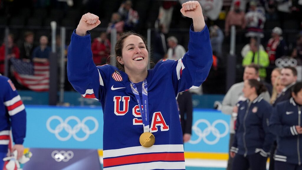 US women’s hockey gold medalist says it’s ‘sad’ men’s team had to apologize for Olympics controversy US women’s hockey gold medalist says it’s ‘sad’ men’s team had to apologize for Olympics controversy