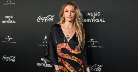 Michael Jackson’s Daughter Paris Smiles Alongside Mom Debbie Rowe in Rare Family Pics During Reunion Michael Jackson’s Daughter Paris Smiles Alongside Mom Debbie Rowe in Rare Family Pics During Reunion