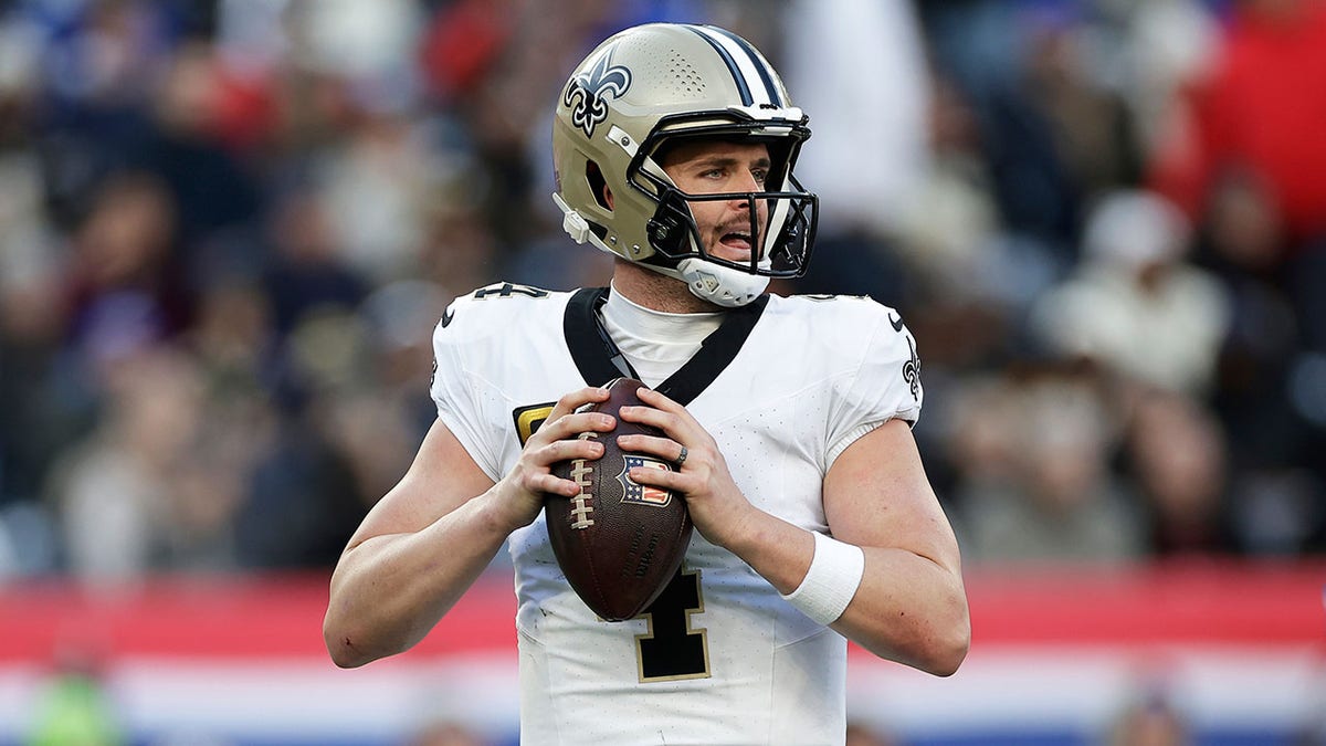 Derek Carr vs Giants