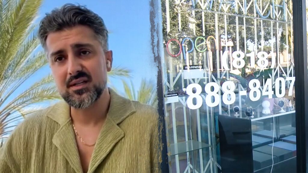 California jewelry store burglar breaks in from roof, owner threatens to leave Los Angeles