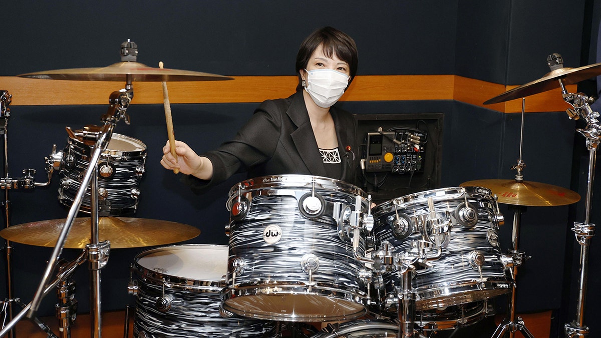 Sanae Takaichi plays the drums.
