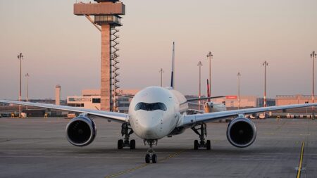 Easter and summer holidays: Expensive flights because of the Iran war?