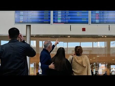 US and Israeli strikes on Iran disrupt regional and international flights US and Israeli strikes on Iran disrupt regional and international flights