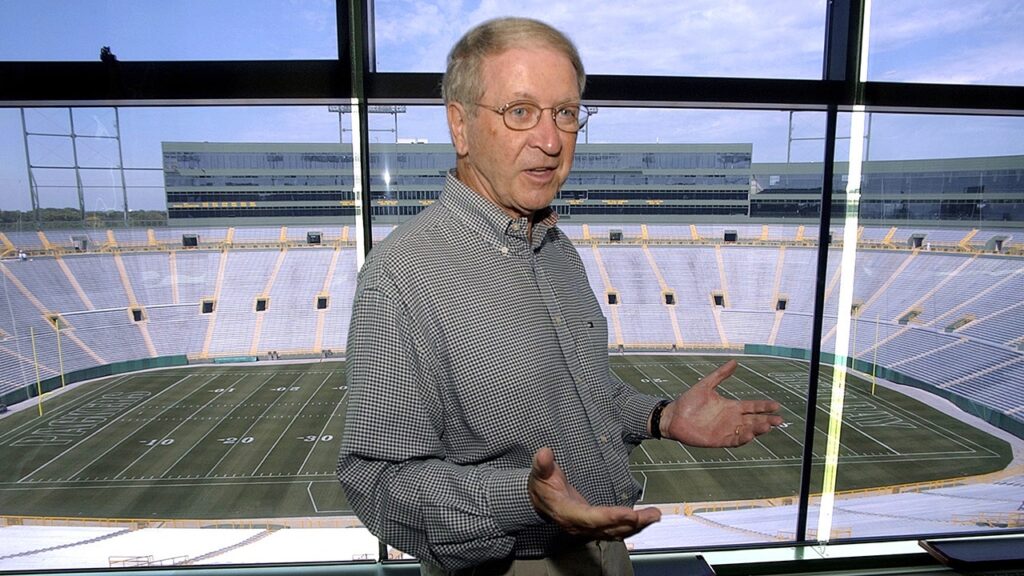 Legendary former Packers President and CEO Bob Harlan dead at 89