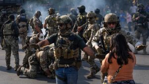 Appeals court lifts injunction on Trump’s Chicago immigration operation