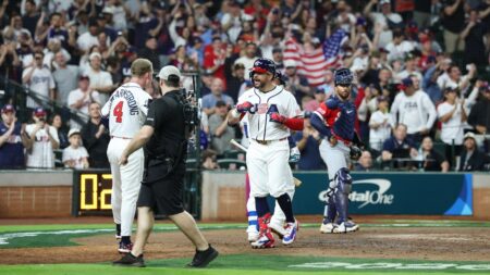 Kyle Schwarber leads Team USA to 9-1 World Baseball Classic win over Britain