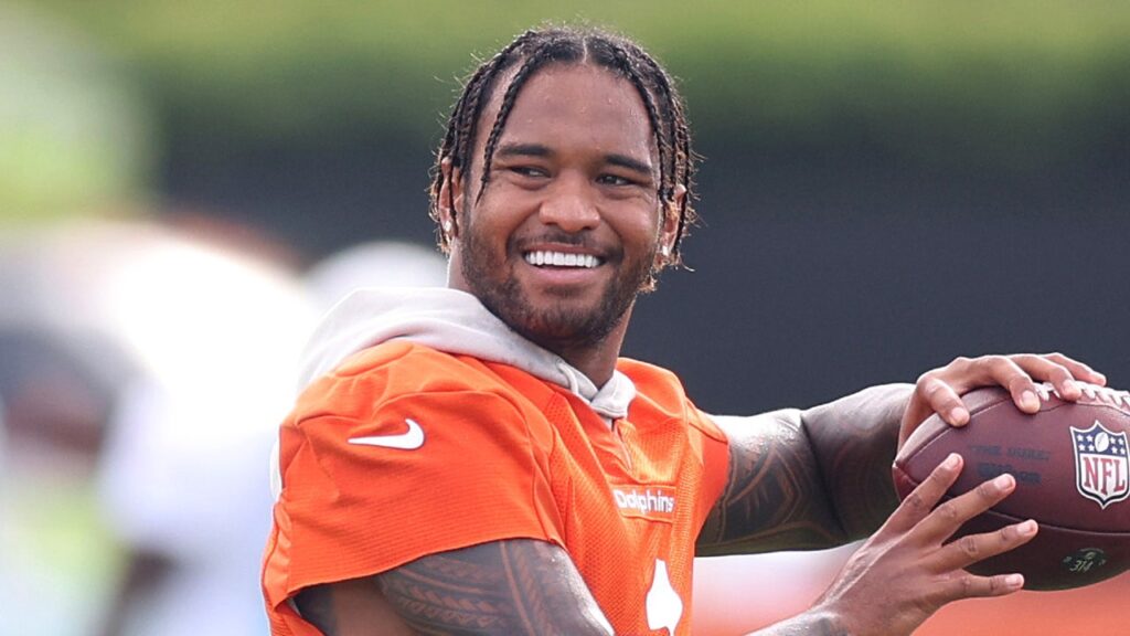 Tua Tagovailoa’s wife posts supportive message after Falcons reportedly agree to deal with Pro Bowl QB