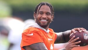 Tua Tagovailoa’s wife posts supportive message after Falcons reportedly agree to deal with Pro Bowl QB