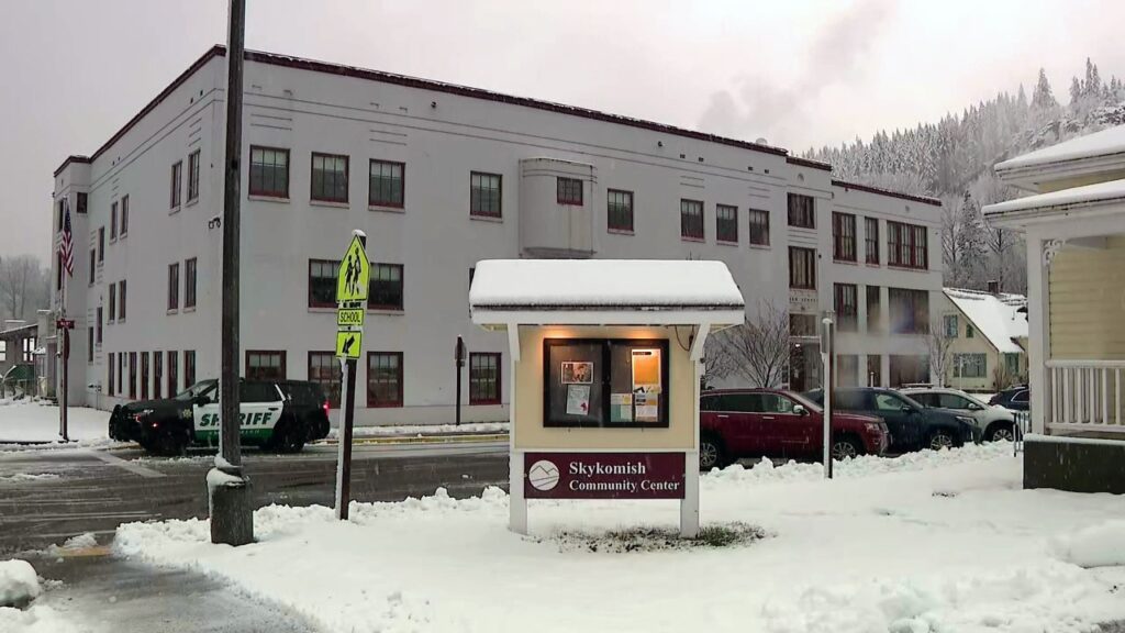 Washington parents demand action, answers after teacher allegedly raped student on school grounds Washington parents demand action, answers after teacher allegedly raped student on school grounds