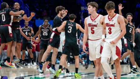 UMass hands Miami (Ohio) first loss, crushing dream season and jeopardizing tournament bid