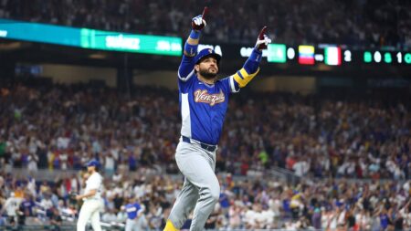 Venezuela comes from behind to beat Italy, earn WBC final spot vs Team USA