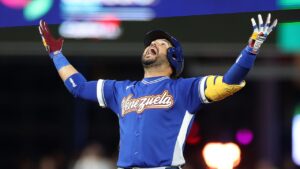 Venezuela hero Eugenio Suarez taps faith after shocking Team USA: ‘All the glory is for the Lord Jesus’