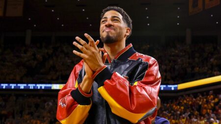 NBA All-Star calls out March Madness fans for making too many brackets: ‘Just so lame’