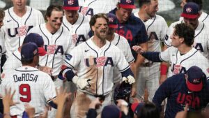 Yankees broadcaster takes issue with ‘wrapping sports in the flag and preaching patriotism’