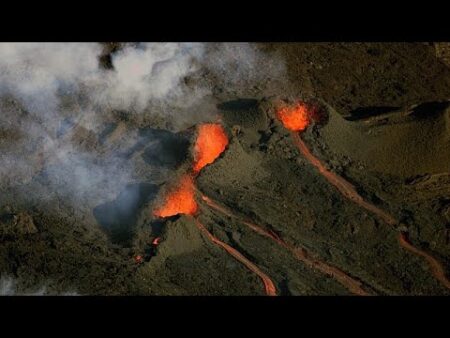 Reunion Island: Residents get close to lava flows of Piton de la Fournaise Reunion Island: Residents get close to lava flows of Piton de la Fournaise