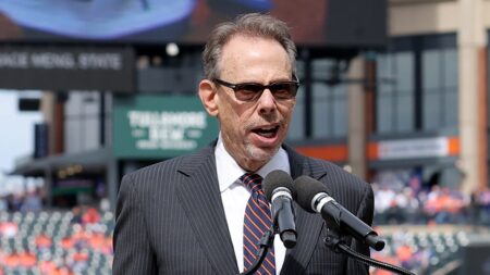 Mets broadcasting legend Howie Rose announces he is retiring after nearly 40 years