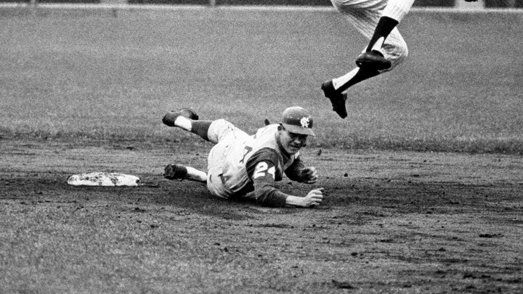 Former MLB outfielder Larry Stahl, best known for spoiling a perfect game, dead at 84 Former MLB outfielder Larry Stahl, best known for spoiling a perfect game, dead at 84