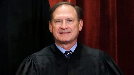 Alito gives lawyers plain-English lesson on meaning of ‘day’ as Supreme Court weighs late-ballot fight