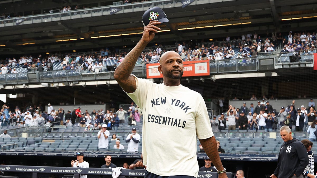 CC Sabathia salutes Yankee Stadium crowd
