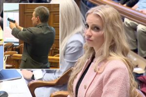 Prosecutors brands disgraced cop a ‘liar’ as he points gun and pulls the trigger in dramatic courtroom moment