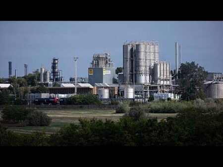 EU delays proposal to ban Russian oil amid Iran war, price spikes and Druzhba row EU delays proposal to ban Russian oil amid Iran war, price spikes and Druzhba row