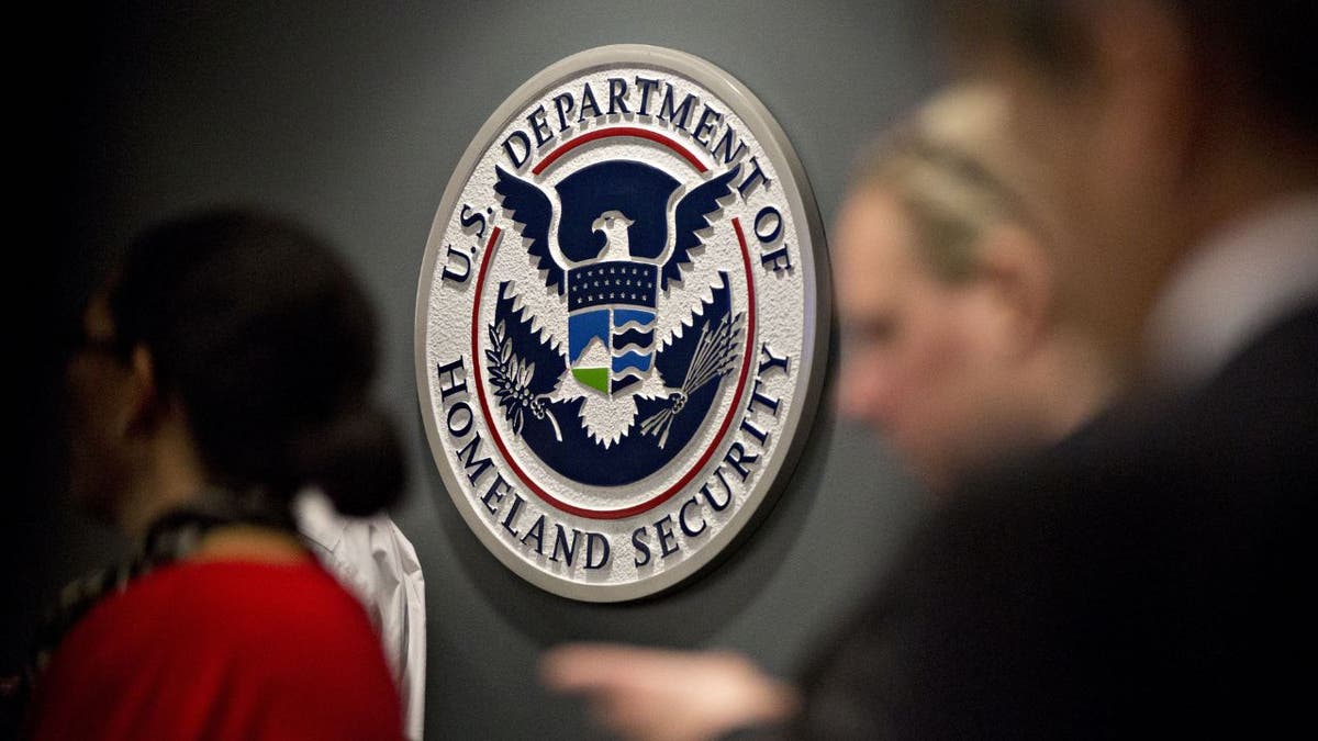 homeland security logo