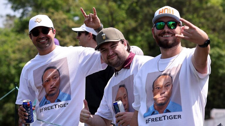 Tiger Woods fans make presence felt at PGA Tour event Tiger Woods fans make presence felt at PGA Tour event