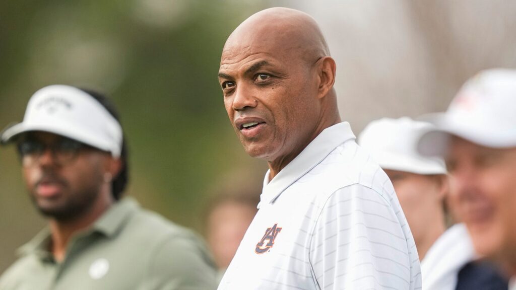 Charles Barkley tees off on alleged treatment of ‘amazing immigrants’ Charles Barkley tees off on alleged treatment of ‘amazing immigrants’