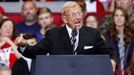 Dem Rep Kam Buckner pays tribute to Lou Holtz after legendary coach’s death
