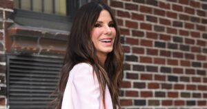 Sandra Bullock Wore the Cuffed Jeans Style That’s Going to Be Everywhere This Spring