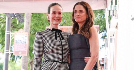 Sarah Paulson Praises Best Friend Amanda Peet’s ‘Profoundly Gorgeous’ Essay About Cancer Battle