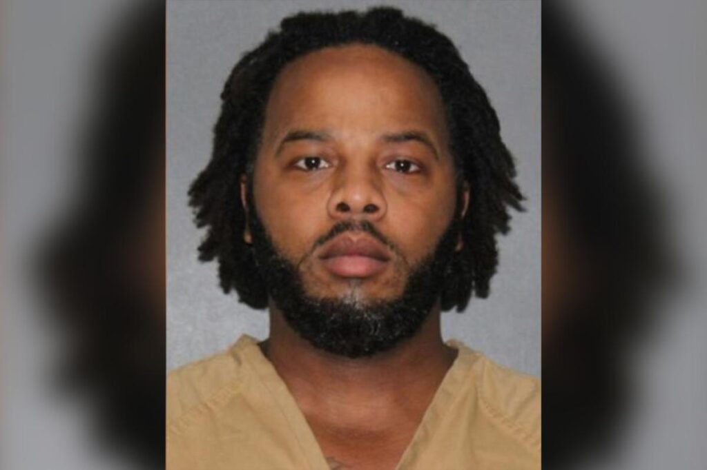 Son of Indiana mayor arrested for drunk driving after falling asleep at McDonald’s drive-thru Son of Indiana mayor arrested for drunk driving after falling asleep at McDonald’s drive-thru